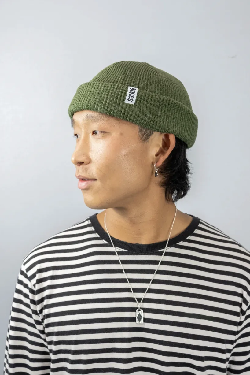 BILLY BONES CLUB LOW KEY DOCKER BEANIE - SAGE